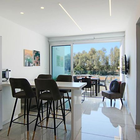 Phaedrus Living - Seaside Executive Flat Harbour 203 Lägenhet Paphos Exteriör bild