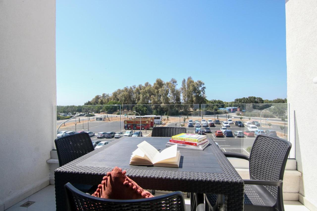 Phaedrus Living - Seaside Executive Flat Harbour 203 Lägenhet Paphos Exteriör bild